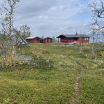 Durch kleine Siedlungen